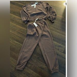 NWT medium Richer poorer women’s sweatshirt and pants   Color is plum